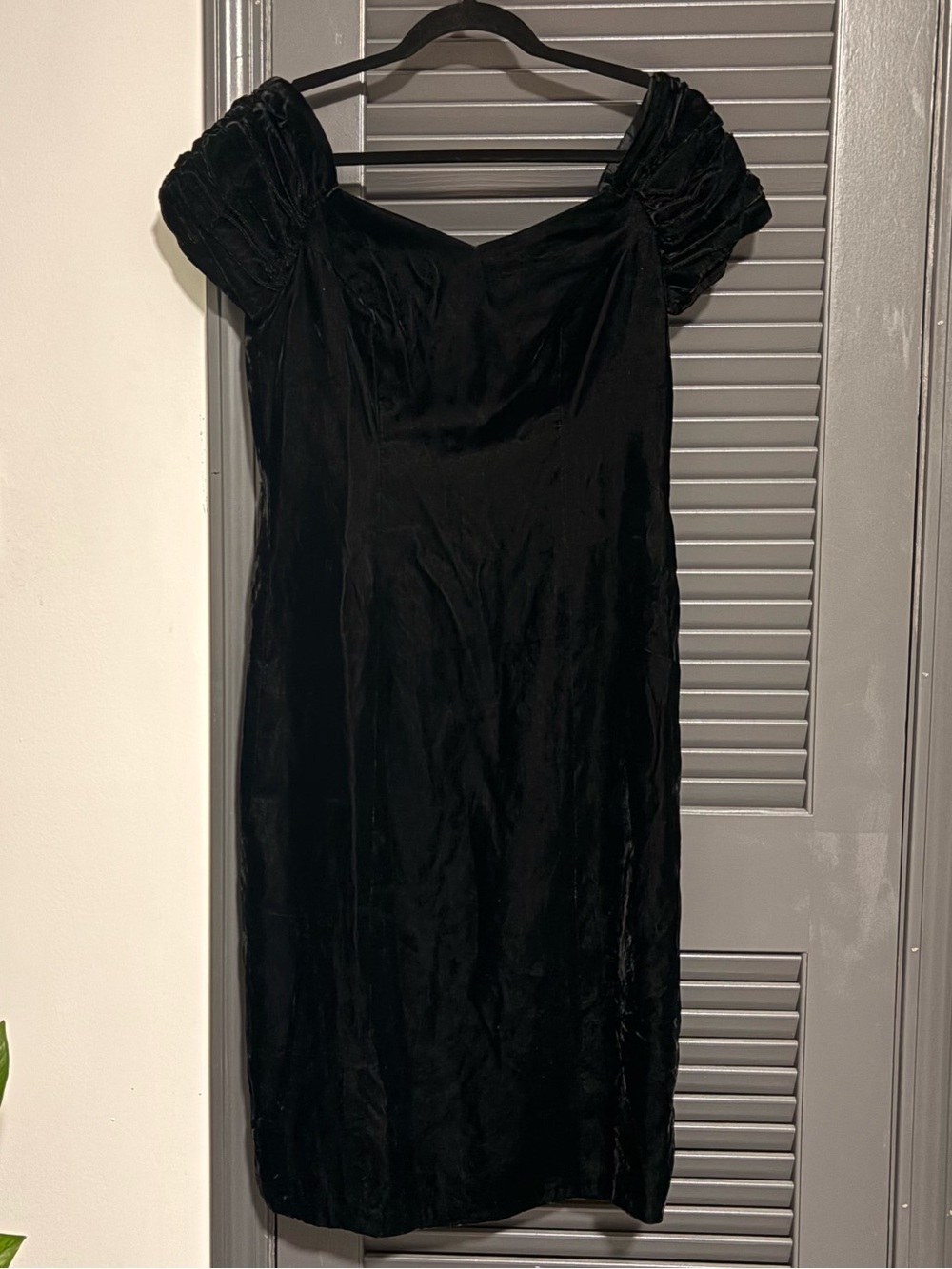 Vintage Black Velvet Off-Shoulder Prom Midi Dress